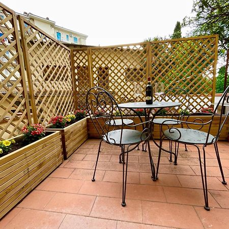Luxury Careggi Apartment Firenze Bagian luar foto